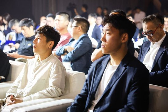 是众多消费者娱乐的首选。图片展示